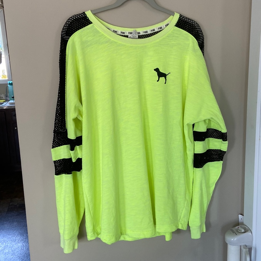 vs pink pullover